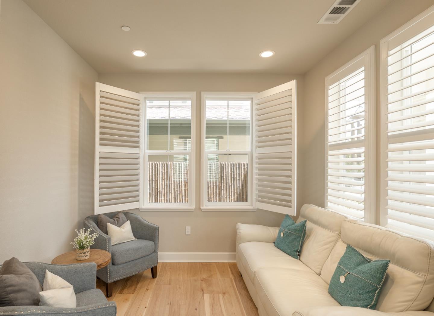 Detail Gallery Image 7 of 39 For 2757 Sea Glass Ave, Marina,  CA 93933 - 3 Beds | 2/1 Baths