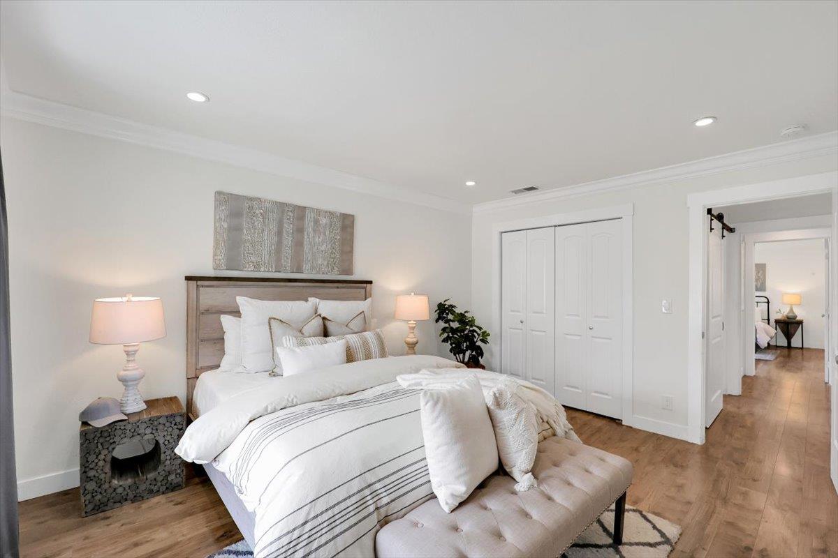 Detail Gallery Image 12 of 33 For 3335 Spring St, Redwood City,  CA 94063 - 6 Beds | 4 Baths