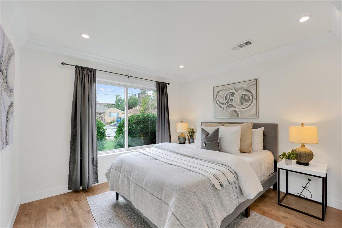 Detail Gallery Image 13 of 33 For 3335 Spring St, Redwood City,  CA 94063 - 6 Beds | 4 Baths