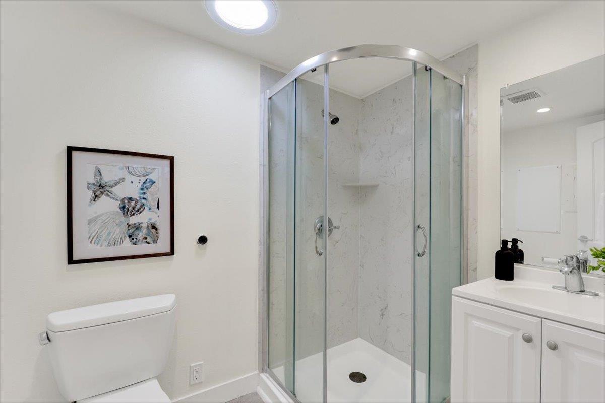 Detail Gallery Image 24 of 33 For 3335 Spring St, Redwood City,  CA 94063 - 6 Beds | 4 Baths