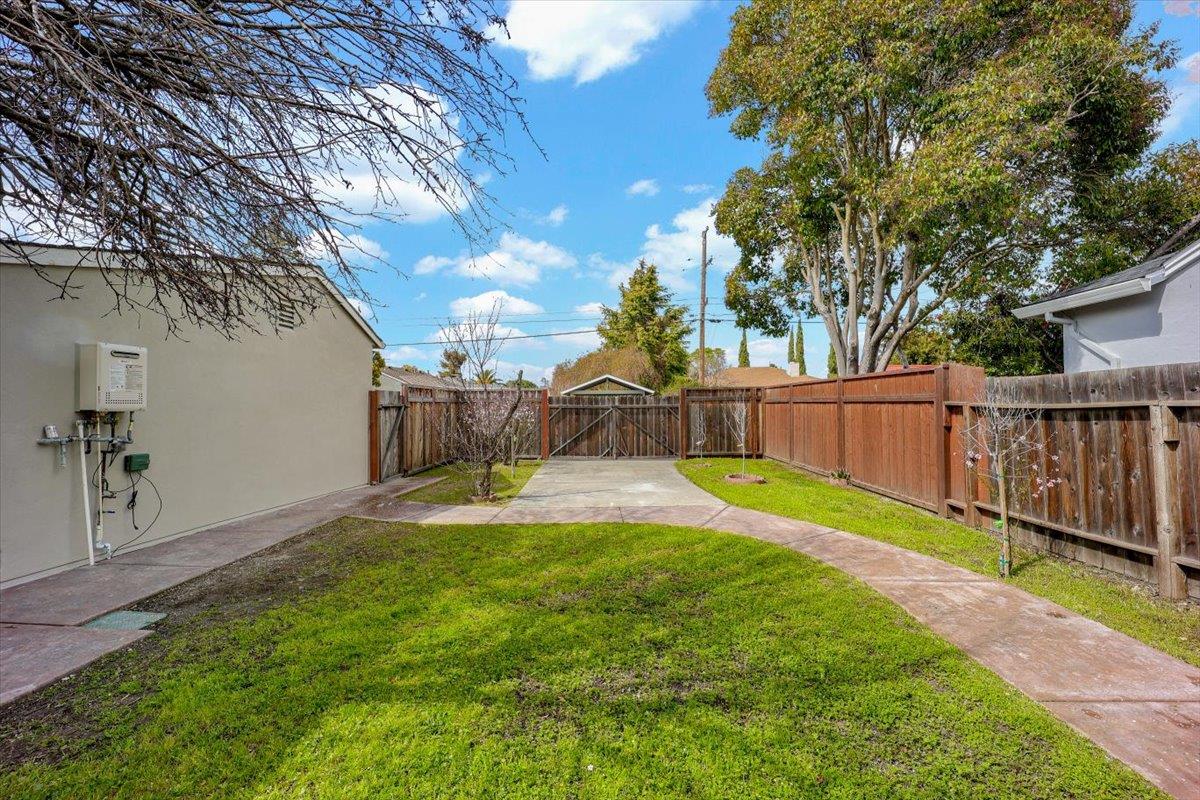 Detail Gallery Image 29 of 33 For 3335 Spring St, Redwood City,  CA 94063 - 6 Beds | 4 Baths