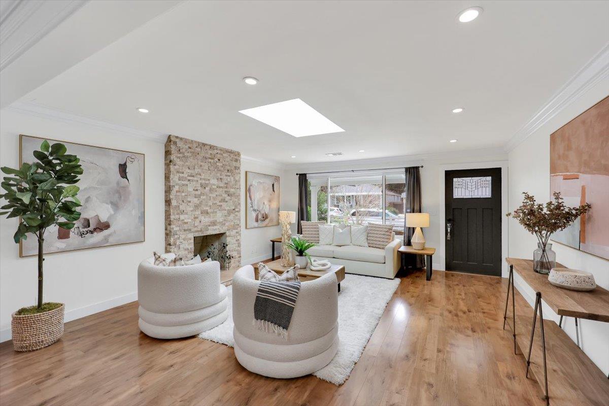 Detail Gallery Image 3 of 33 For 3335 Spring St, Redwood City,  CA 94063 - 6 Beds | 4 Baths