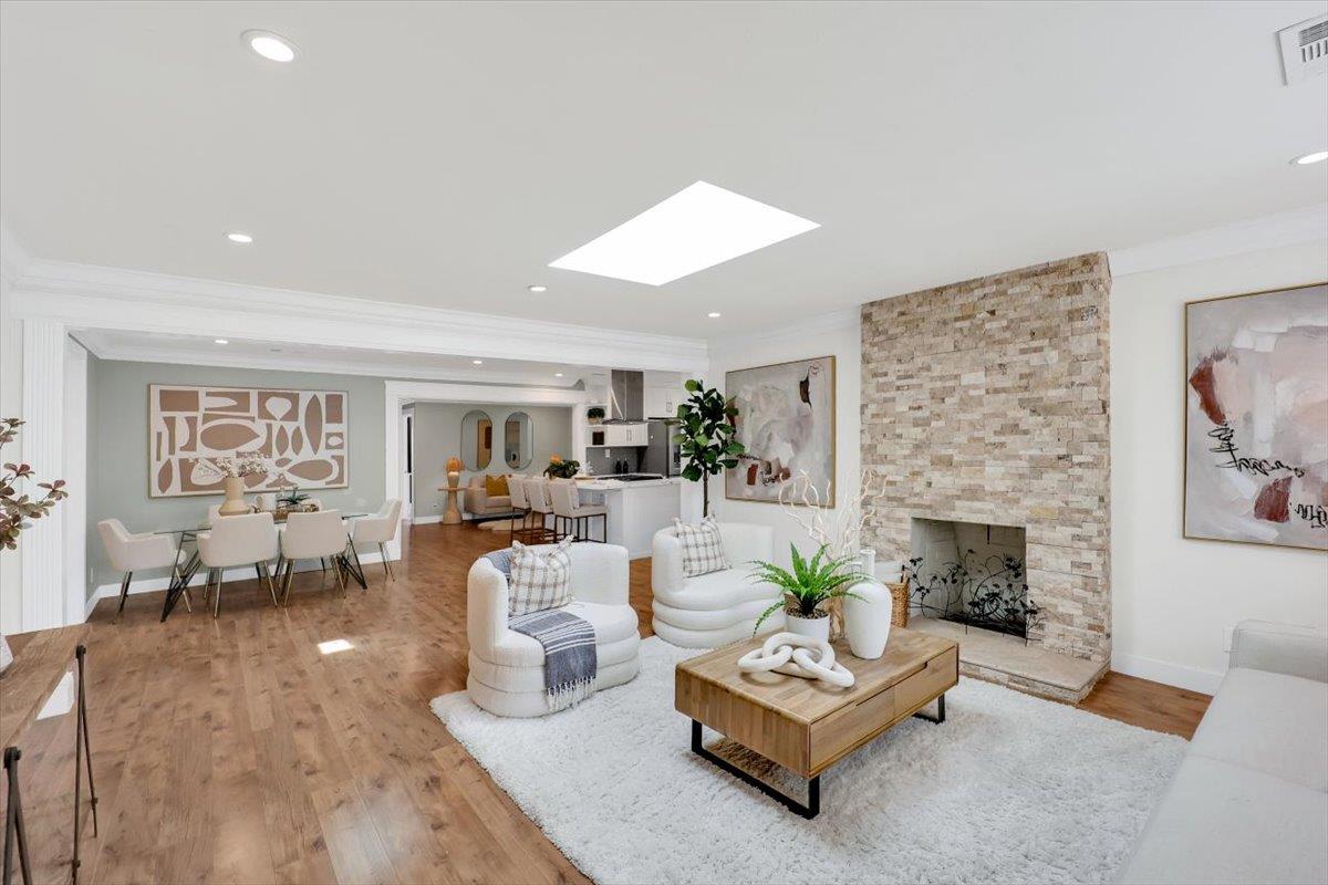 Detail Gallery Image 4 of 33 For 3335 Spring St, Redwood City,  CA 94063 - 6 Beds | 4 Baths