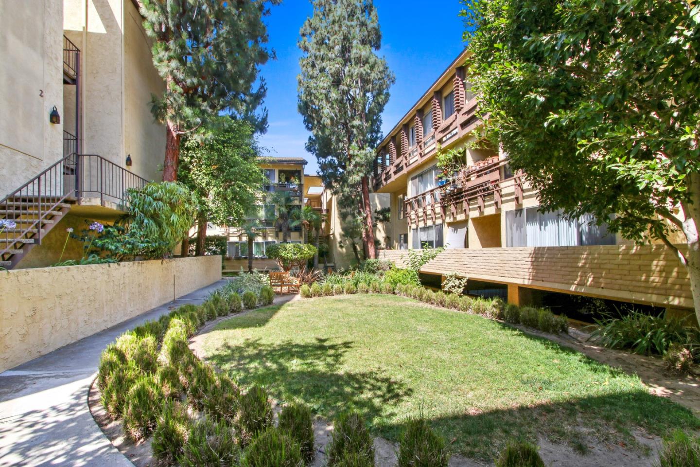 Detail Gallery Image 7 of 20 For 6275 Canterbury Dr #208,  Culver City,  CA 90230 - 1 Beds | 1 Baths
