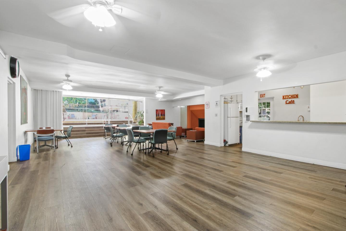 Detail Gallery Image 9 of 20 For 6275 Canterbury Dr #208,  Culver City,  CA 90230 - 1 Beds | 1 Baths
