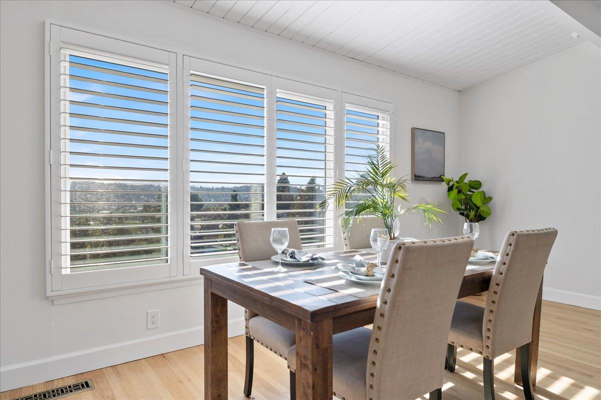 Detail Gallery Image 13 of 38 For 45 Shelford Ave, San Carlos,  CA 94070 - 3 Beds | 2/1 Baths