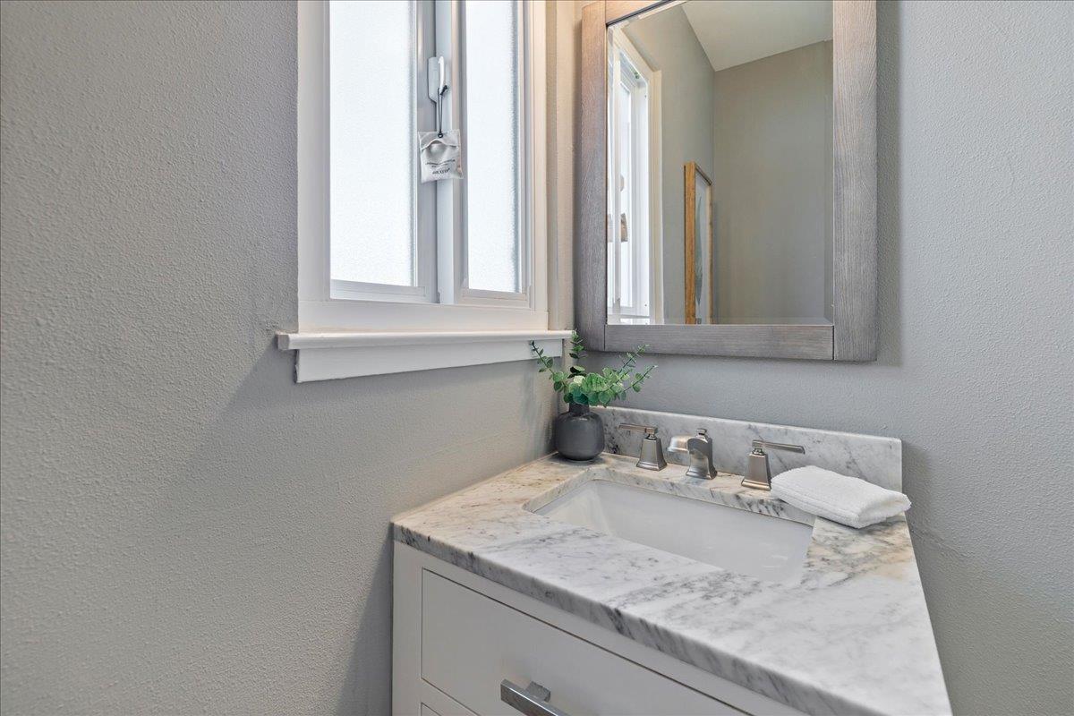 Detail Gallery Image 25 of 38 For 45 Shelford Ave, San Carlos,  CA 94070 - 3 Beds | 2/1 Baths