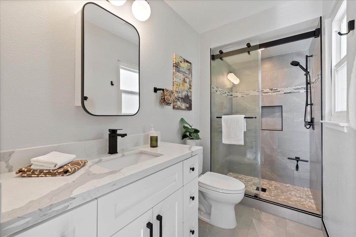 Detail Gallery Image 33 of 38 For 45 Shelford Ave, San Carlos,  CA 94070 - 3 Beds | 2/1 Baths
