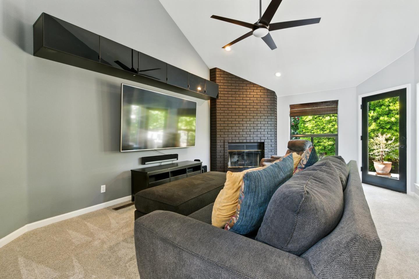 Detail Gallery Image 11 of 48 For 735 Georgetown Pl, Gilroy,  CA 95020 - 4 Beds | 3/1 Baths