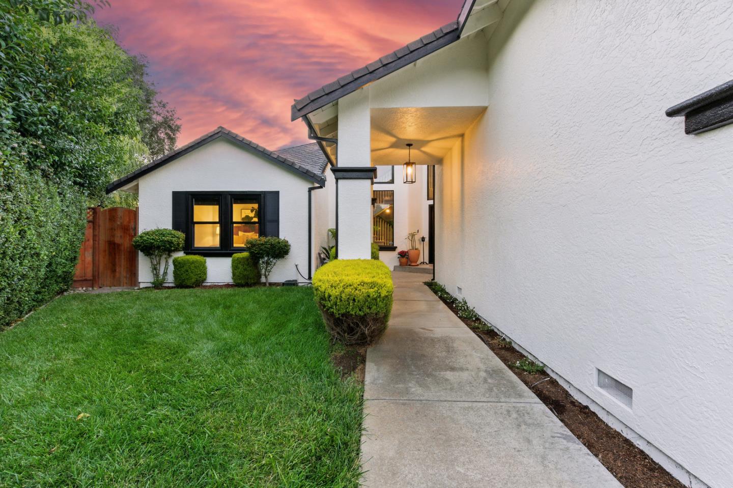 Detail Gallery Image 2 of 48 For 735 Georgetown Pl, Gilroy,  CA 95020 - 4 Beds | 3/1 Baths