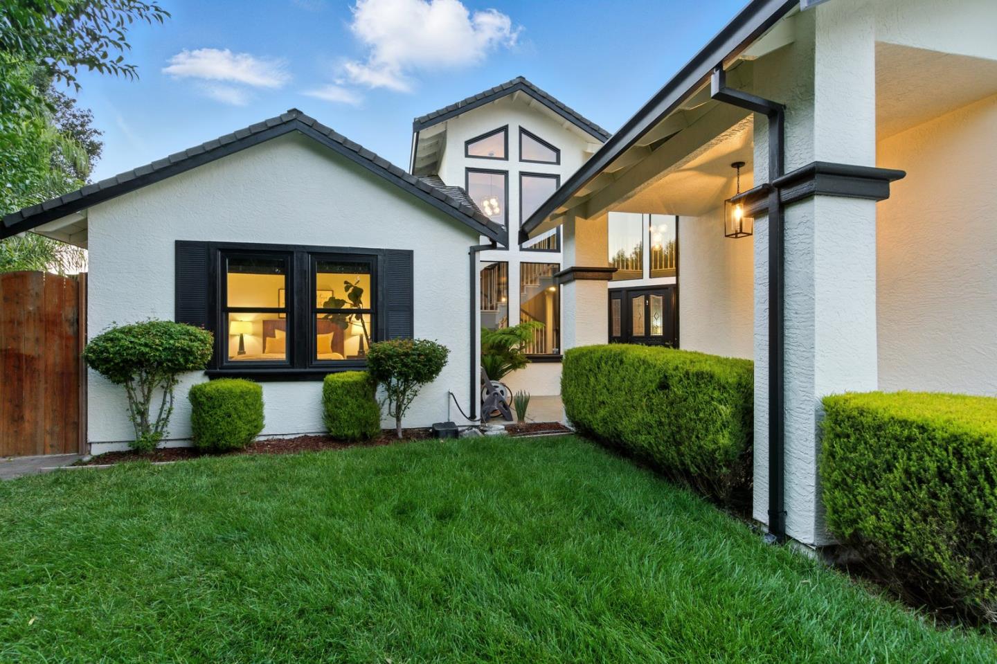 Detail Gallery Image 3 of 48 For 735 Georgetown Pl, Gilroy,  CA 95020 - 4 Beds | 3/1 Baths