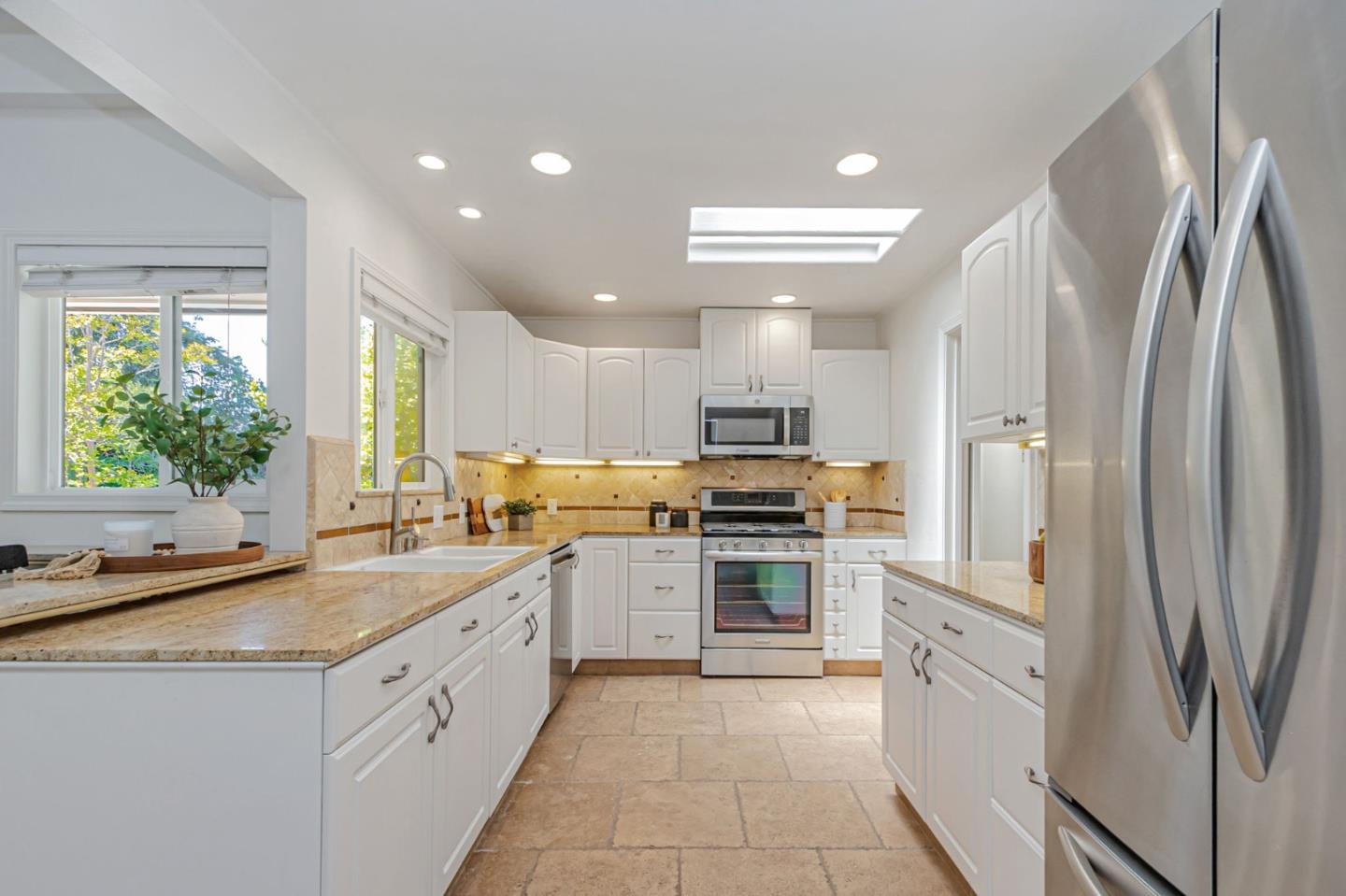 Detail Gallery Image 13 of 91 For 14805 Acton Dr, San Jose,  CA 95124 - 4 Beds | 2 Baths