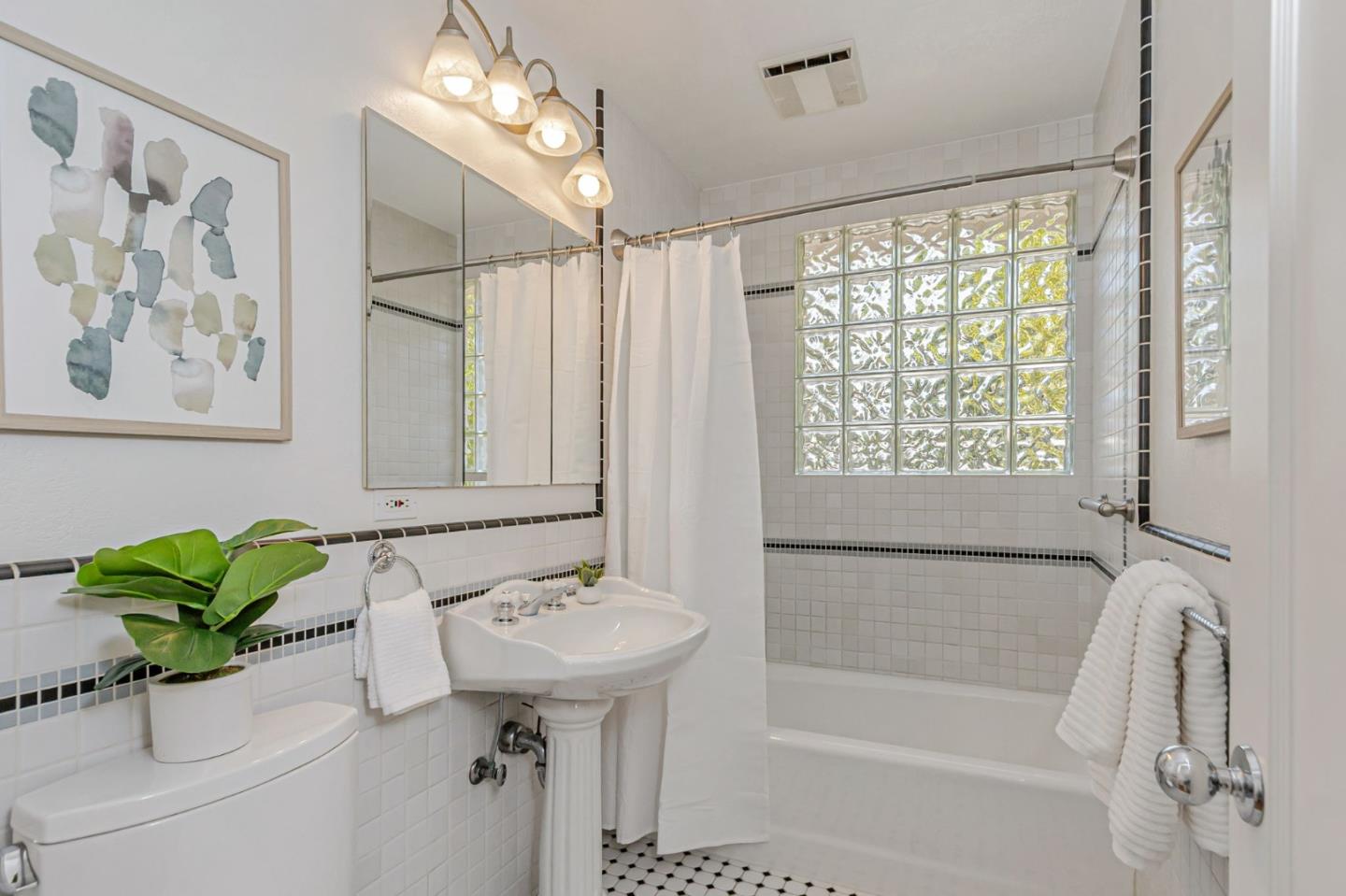 Detail Gallery Image 27 of 91 For 14805 Acton Dr, San Jose,  CA 95124 - 4 Beds | 2 Baths