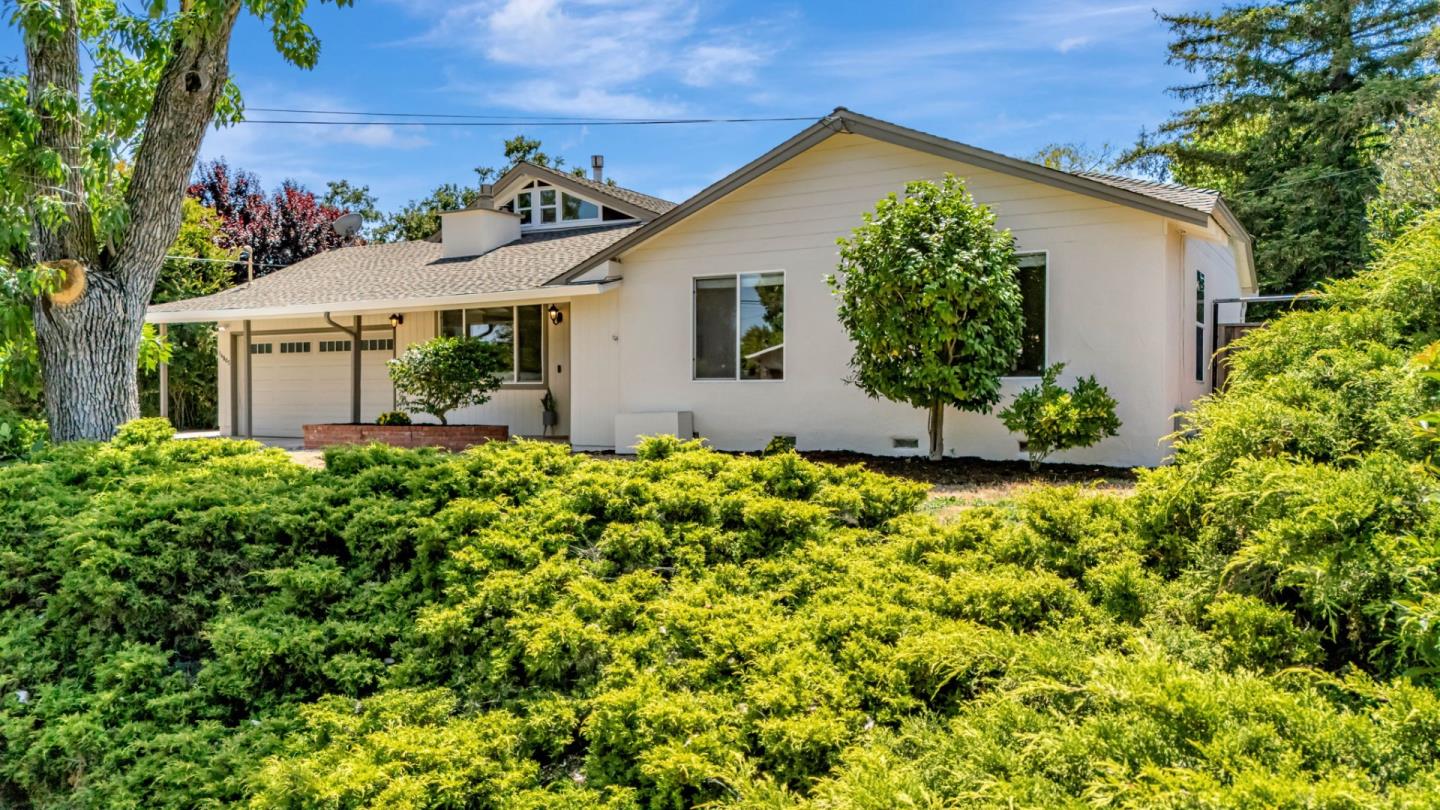 Detail Gallery Image 4 of 91 For 14805 Acton Dr, San Jose,  CA 95124 - 4 Beds | 2 Baths