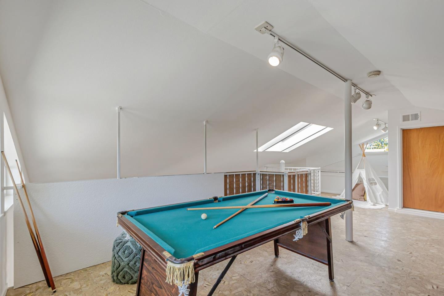 Detail Gallery Image 44 of 91 For 14805 Acton Dr, San Jose,  CA 95124 - 4 Beds | 2 Baths