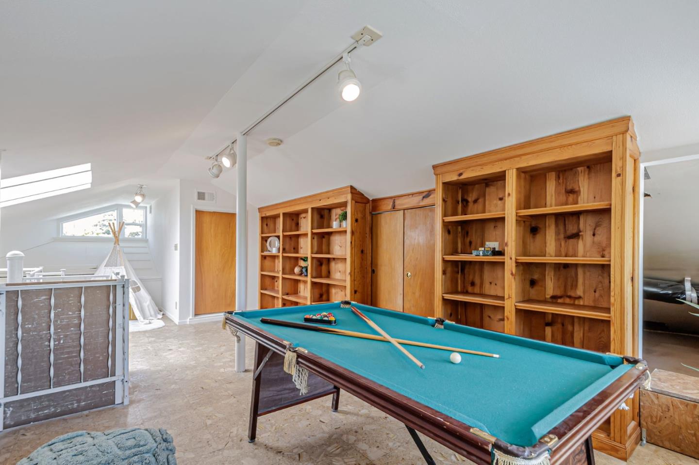 Detail Gallery Image 45 of 91 For 14805 Acton Dr, San Jose,  CA 95124 - 4 Beds | 2 Baths