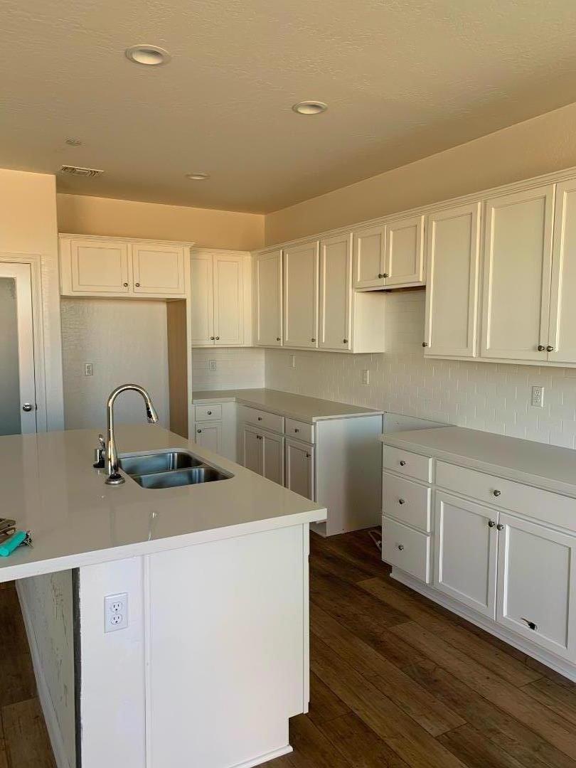 Detail Gallery Image 2 of 8 For 2036 Edwards St, Los Banos,  CA 93635 - 3 Beds | 2 Baths