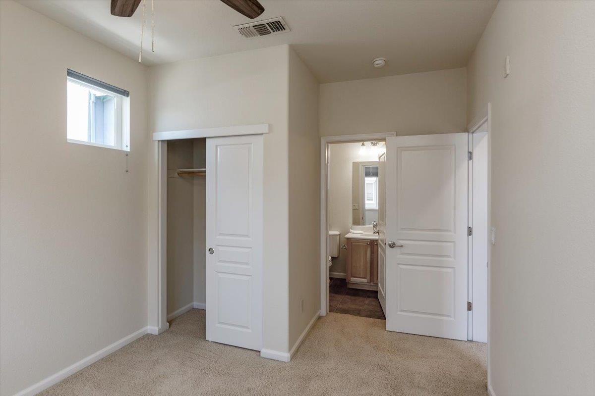 Detail Gallery Image 13 of 16 For 920 Alta Mar Ter, San Jose,  CA 95126 - 3 Beds | 3/1 Baths