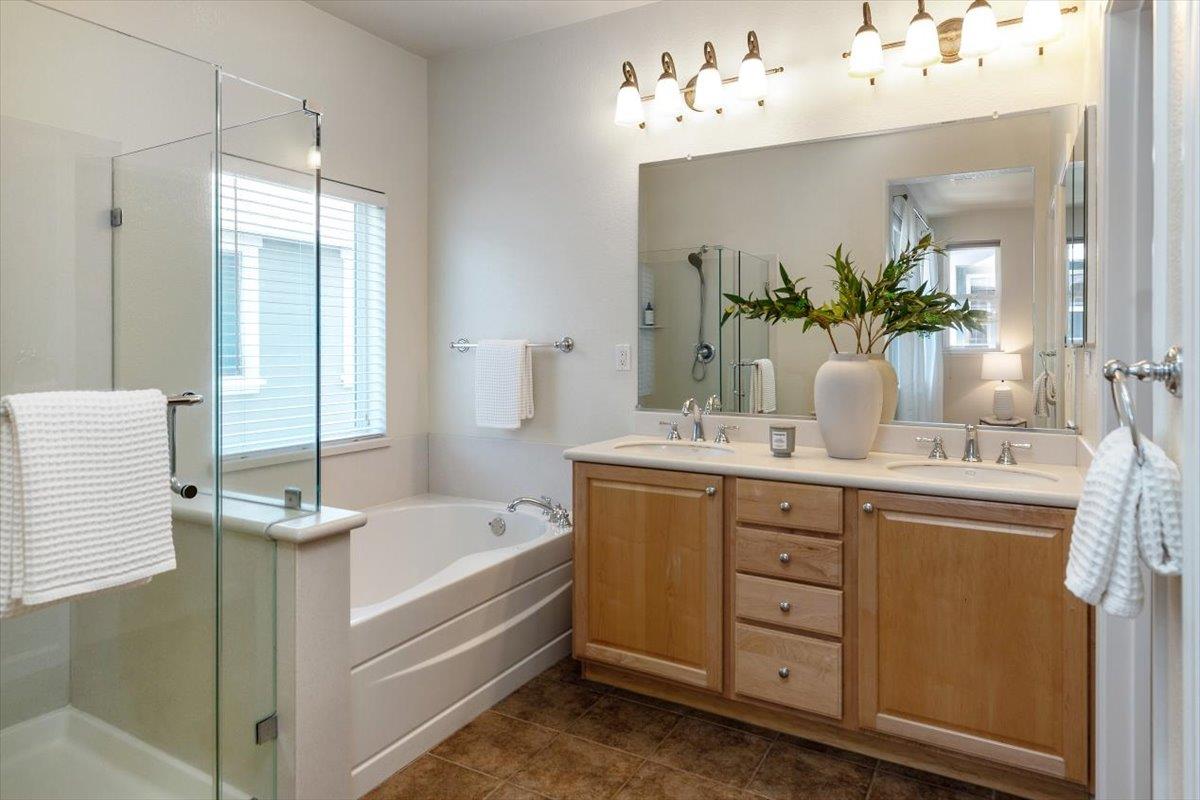 Detail Gallery Image 16 of 16 For 920 Alta Mar Ter, San Jose,  CA 95126 - 3 Beds | 3/1 Baths