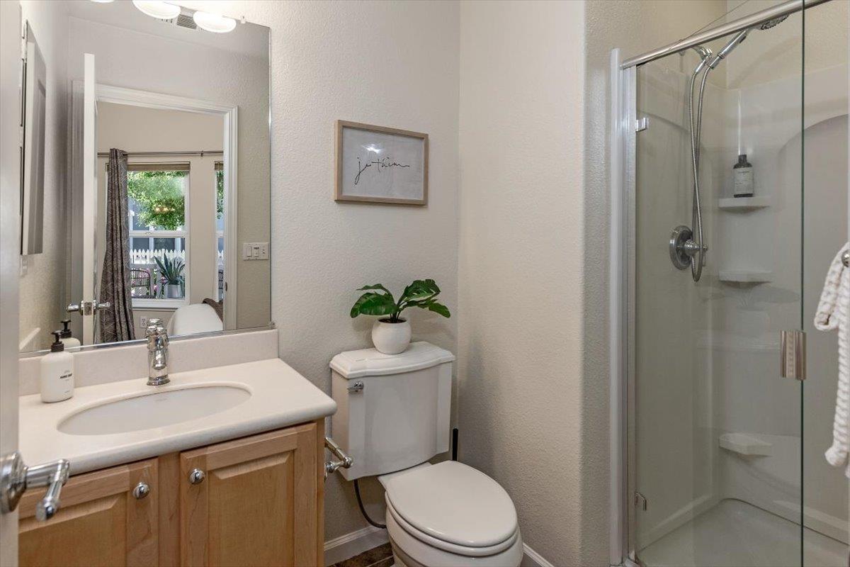 Detail Gallery Image 6 of 16 For 920 Alta Mar Ter, San Jose,  CA 95126 - 3 Beds | 3/1 Baths