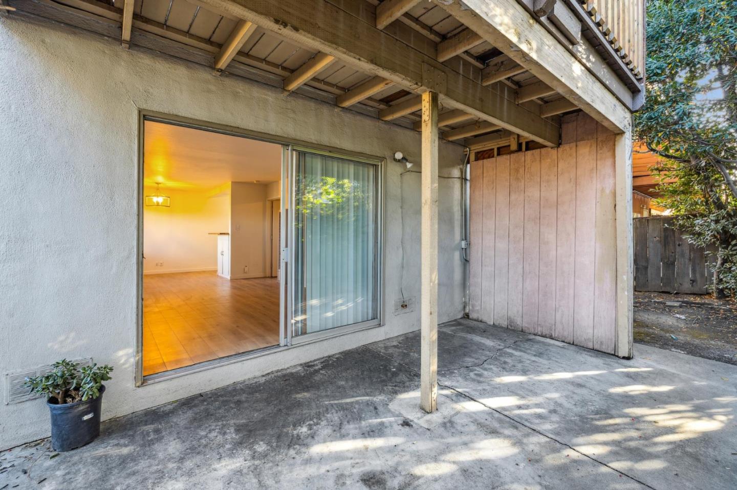 Detail Gallery Image 14 of 20 For 900 Toyon Dr, Burlingame,  CA 94010 - – Beds | – Baths