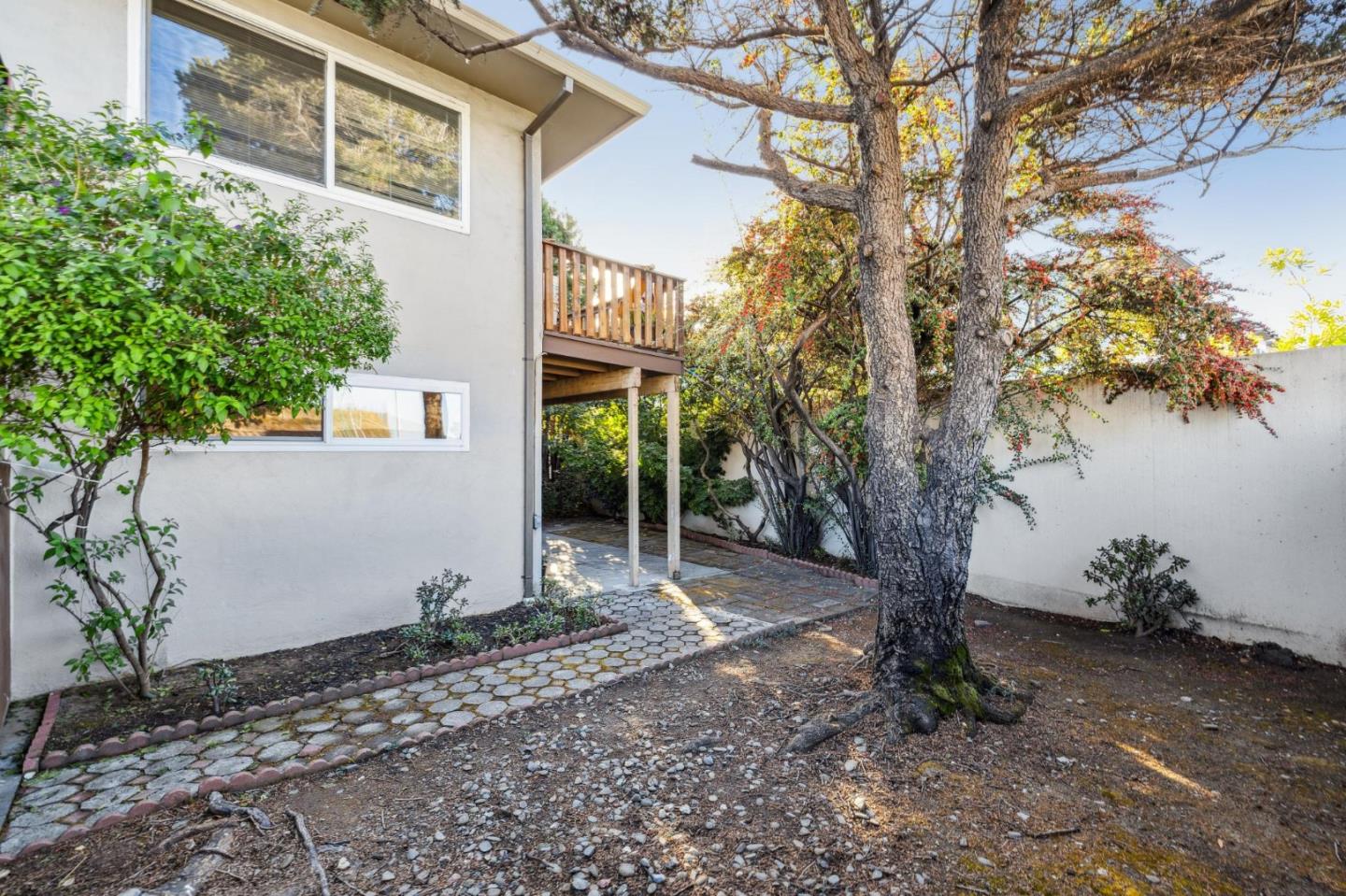 Detail Gallery Image 20 of 20 For 900 Toyon Dr, Burlingame,  CA 94010 - – Beds | – Baths