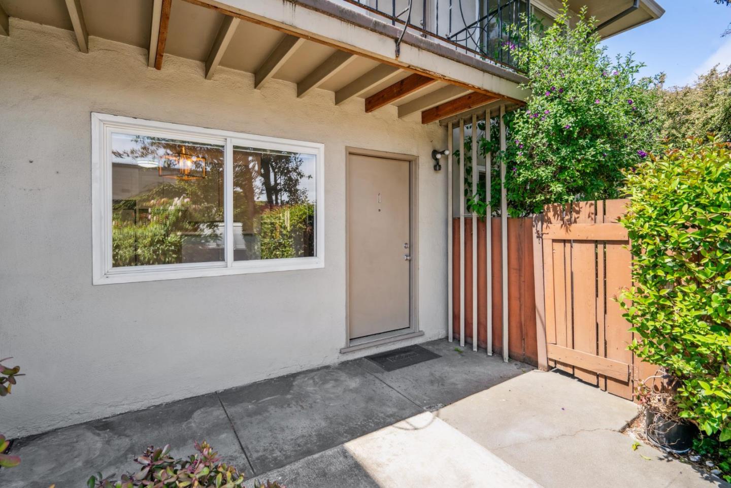 Detail Gallery Image 5 of 20 For 900 Toyon Dr, Burlingame,  CA 94010 - – Beds | – Baths