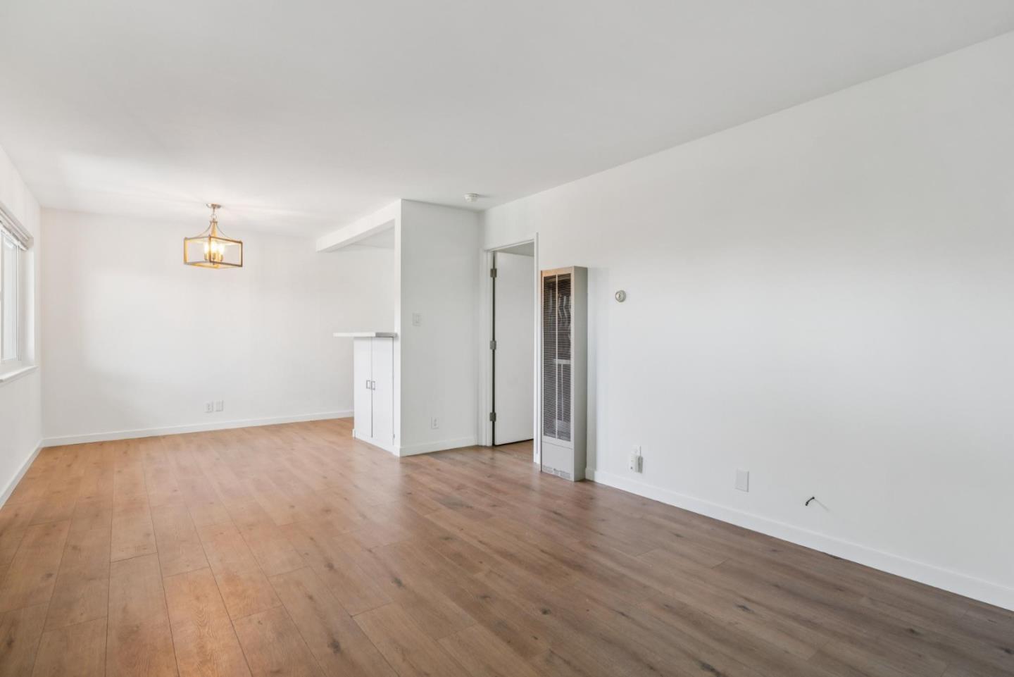 Detail Gallery Image 7 of 20 For 900 Toyon Dr, Burlingame,  CA 94010 - – Beds | – Baths