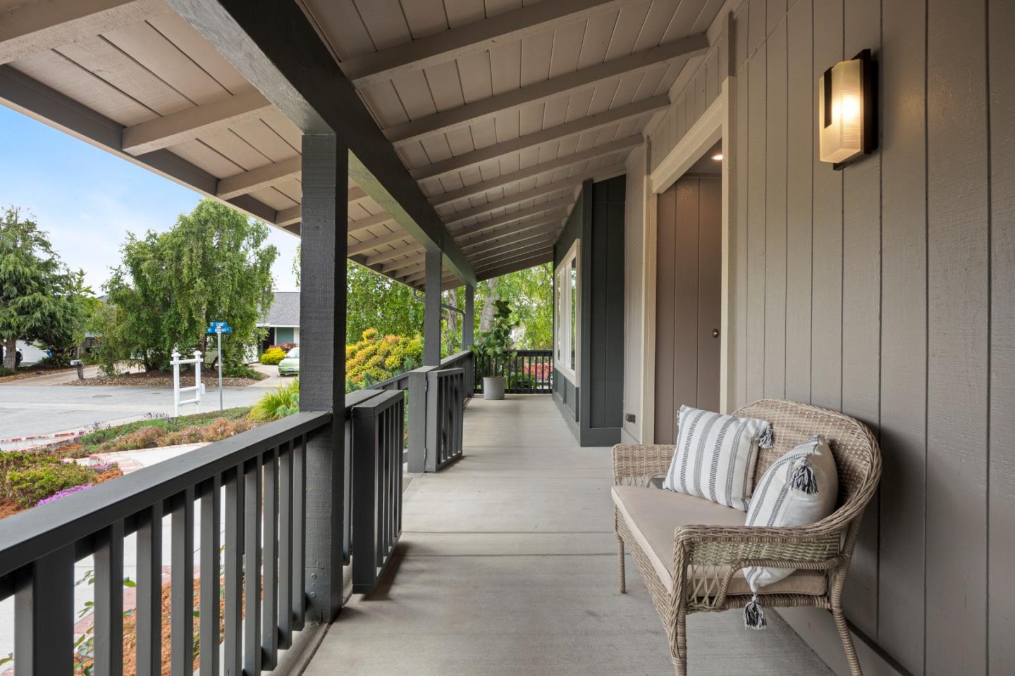 Detail Gallery Image 4 of 50 For 1 Le Havre Pl, Half Moon Bay,  CA 94019 - 4 Beds | 3 Baths