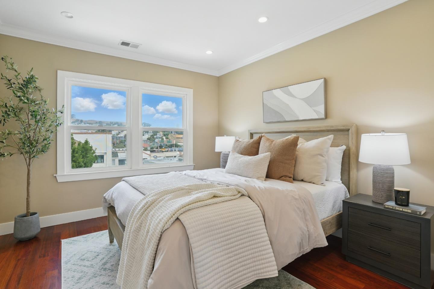 Detail Gallery Image 13 of 51 For 212 Sweeny St, San Francisco,  CA 94134 - 4 Beds | 3 Baths