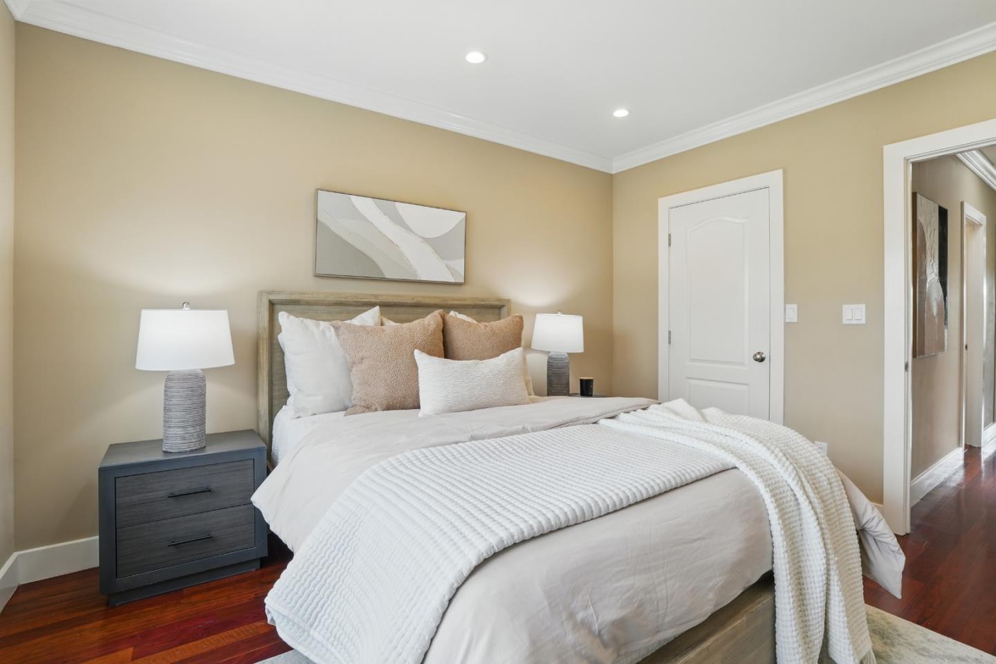Detail Gallery Image 14 of 51 For 212 Sweeny St, San Francisco,  CA 94134 - 4 Beds | 3 Baths