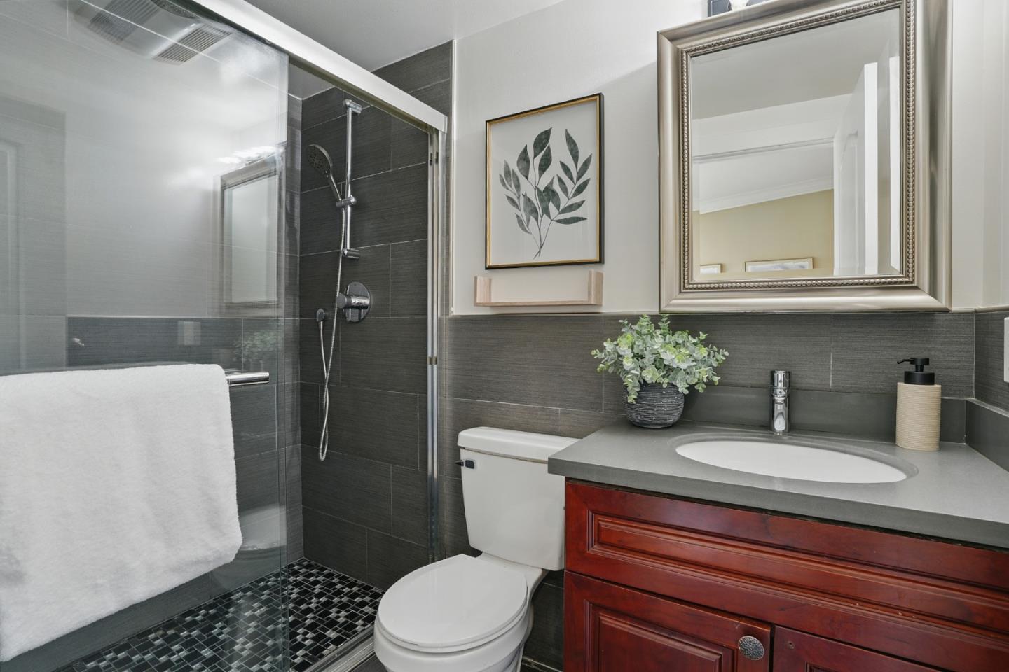 Detail Gallery Image 25 of 51 For 212 Sweeny St, San Francisco,  CA 94134 - 4 Beds | 3 Baths