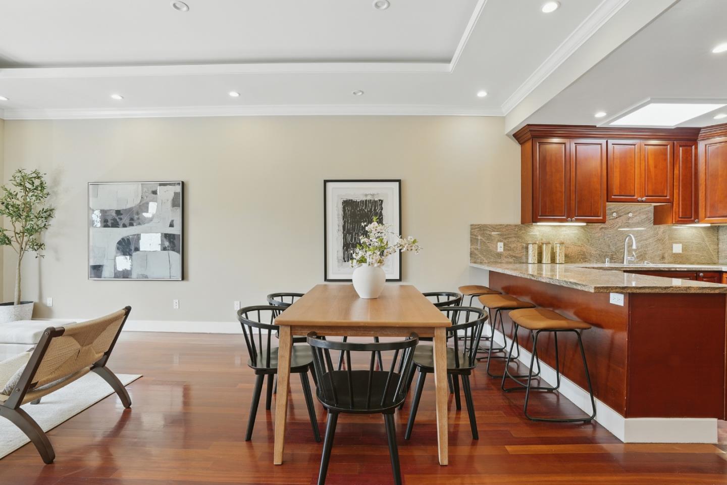 Detail Gallery Image 5 of 51 For 212 Sweeny St, San Francisco,  CA 94134 - 4 Beds | 3 Baths