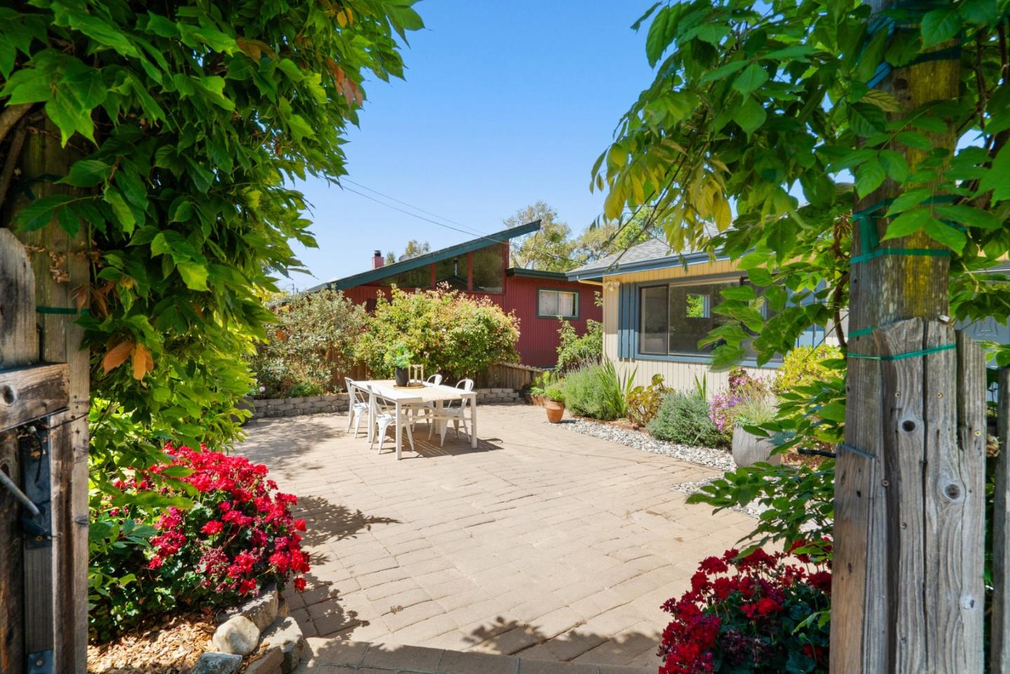 Detail Gallery Image 2 of 53 For 3407 Maplethorpe Ln, Soquel,  CA 95073 - 3 Beds | 2 Baths
