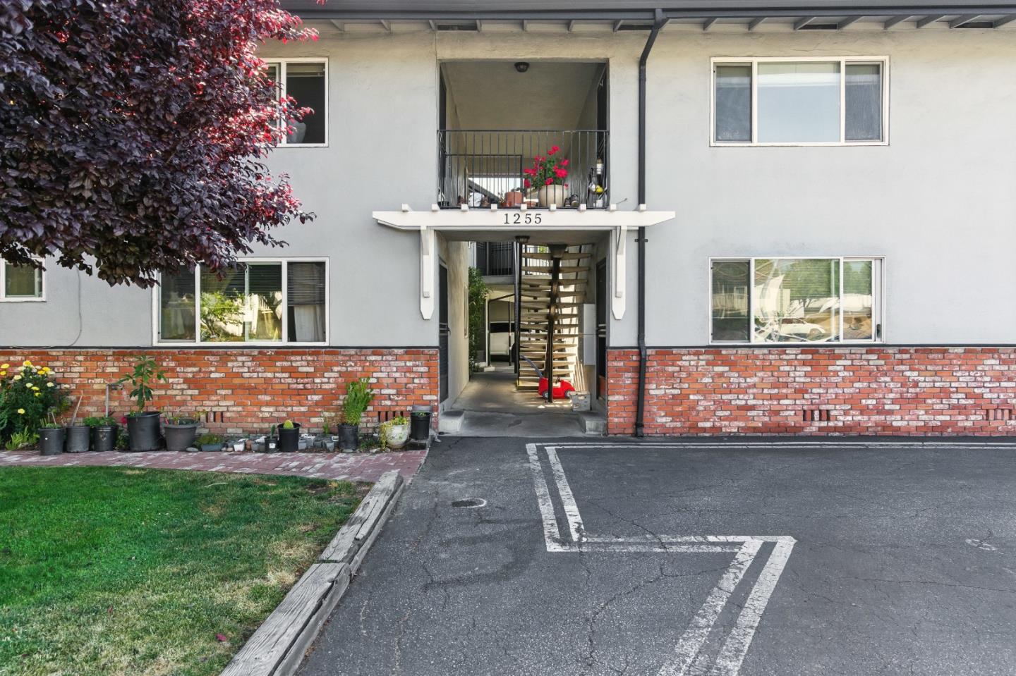 Detail Gallery Image 4 of 39 For 1255 Woodside Rd, Redwood City,  CA 94061 - – Beds | – Baths