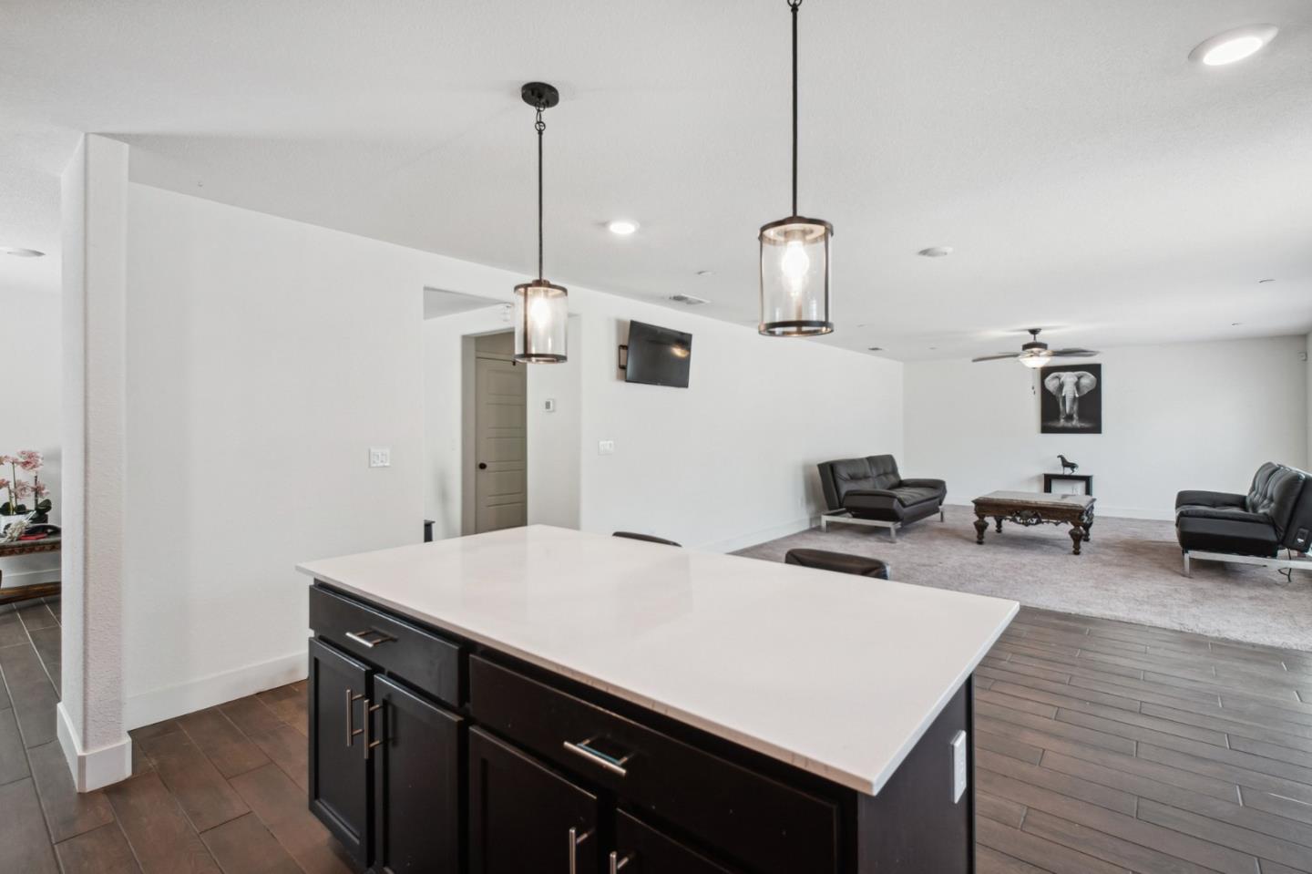 Detail Gallery Image 11 of 36 For 1666 Oak St, Los Banos,  CA 93635 - 5 Beds | 3 Baths