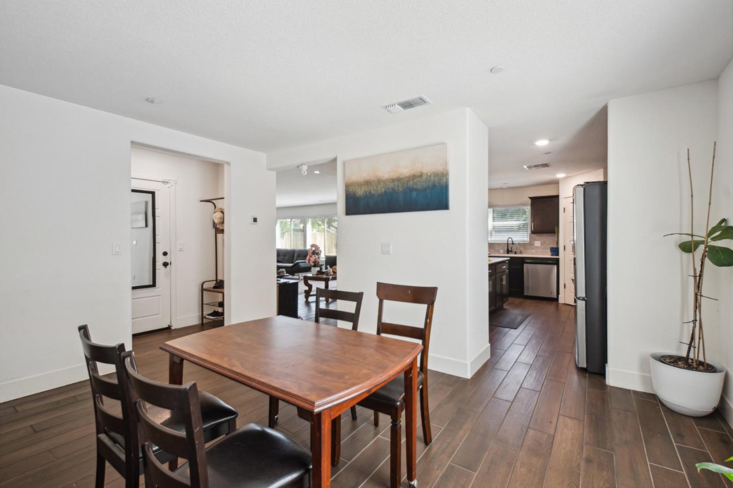 Detail Gallery Image 15 of 36 For 1666 Oak St, Los Banos,  CA 93635 - 5 Beds | 3 Baths
