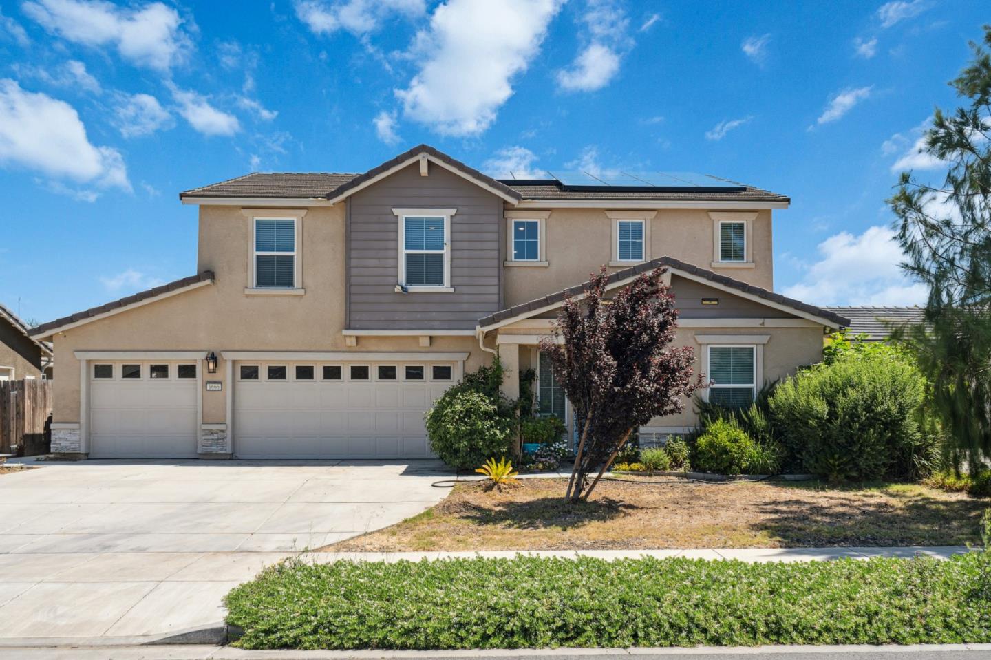 Detail Gallery Image 2 of 36 For 1666 Oak St, Los Banos,  CA 93635 - 5 Beds | 3 Baths