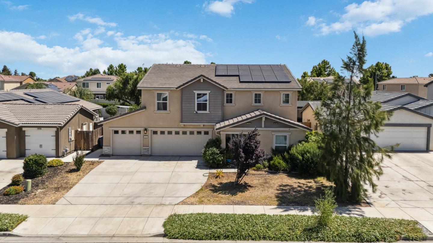 Detail Gallery Image 3 of 36 For 1666 Oak St, Los Banos,  CA 93635 - 5 Beds | 3 Baths