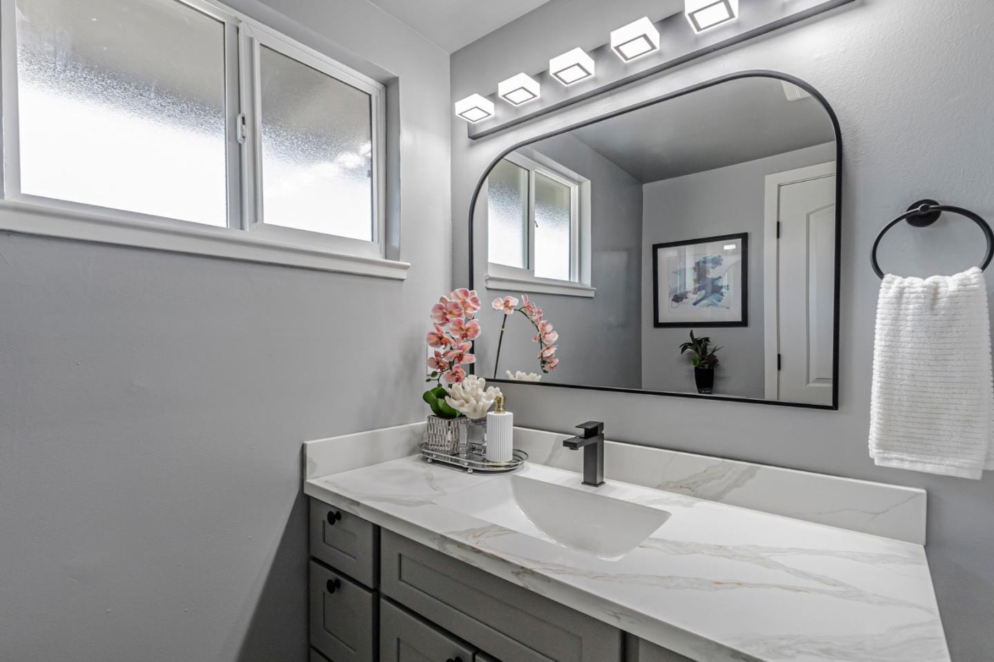 Detail Gallery Image 27 of 36 For 761 Lakeknoll Dr, Sunnyvale,  CA 94089 - 3 Beds | 2 Baths