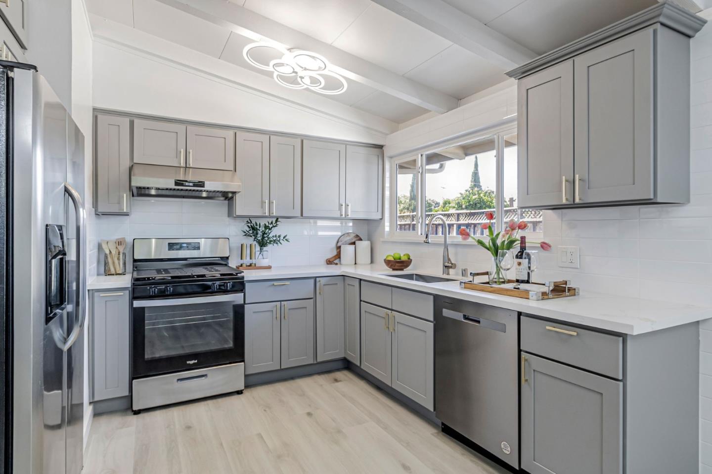 Detail Gallery Image 7 of 36 For 761 Lakeknoll Dr, Sunnyvale,  CA 94089 - 3 Beds | 2 Baths