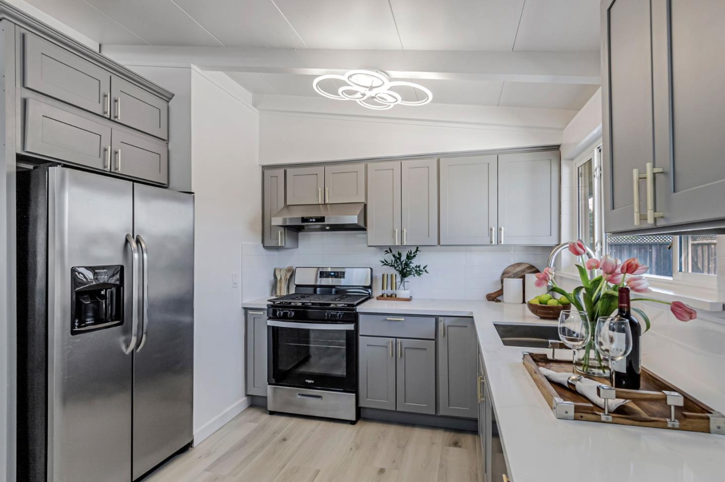 Detail Gallery Image 9 of 36 For 761 Lakeknoll Dr, Sunnyvale,  CA 94089 - 3 Beds | 2 Baths