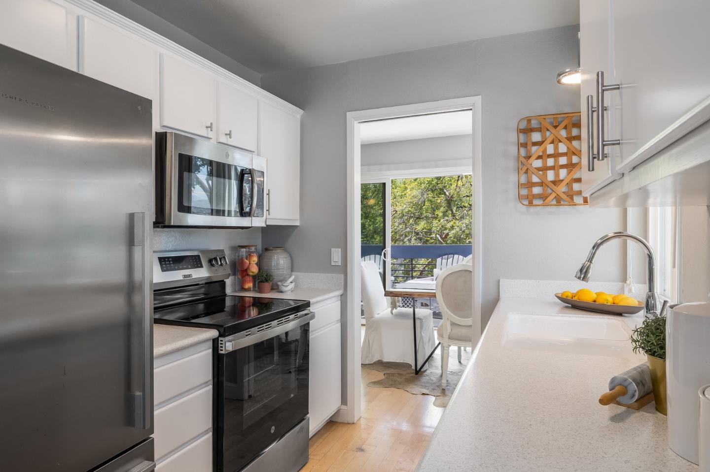 Detail Gallery Image 10 of 38 For 1017 Shell Blvd #12,  Foster City,  CA 94404 - 3 Beds | 2 Baths
