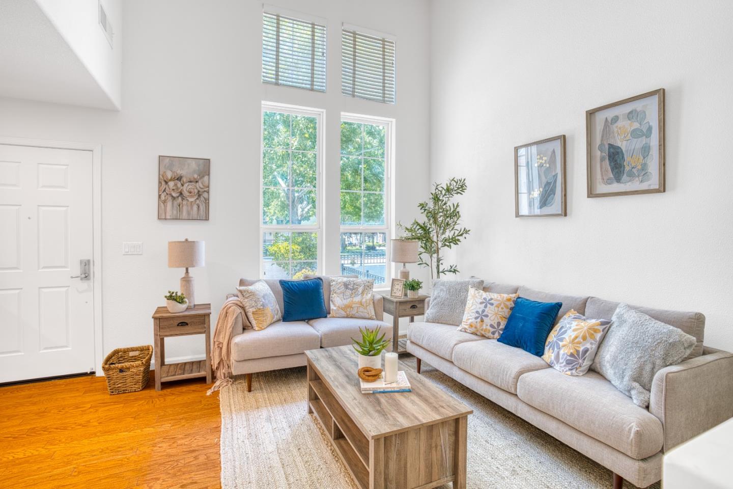 Detail Gallery Image 11 of 58 For 3948 Mosher Dr, San Jose,  CA 95135 - 3 Beds | 2/1 Baths