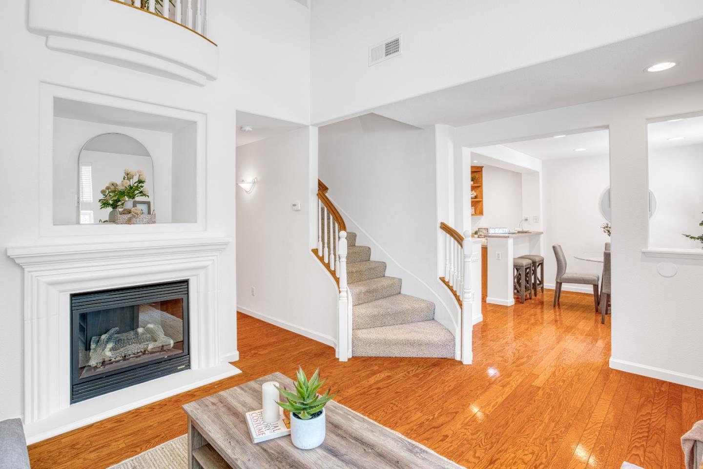 Detail Gallery Image 13 of 58 For 3948 Mosher Dr, San Jose,  CA 95135 - 3 Beds | 2/1 Baths