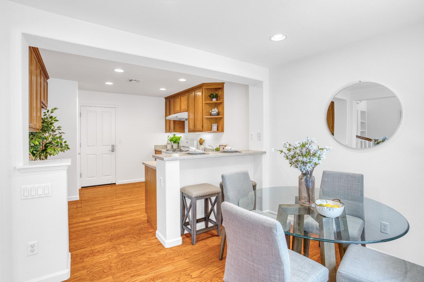 Detail Gallery Image 18 of 58 For 3948 Mosher Dr, San Jose,  CA 95135 - 3 Beds | 2/1 Baths