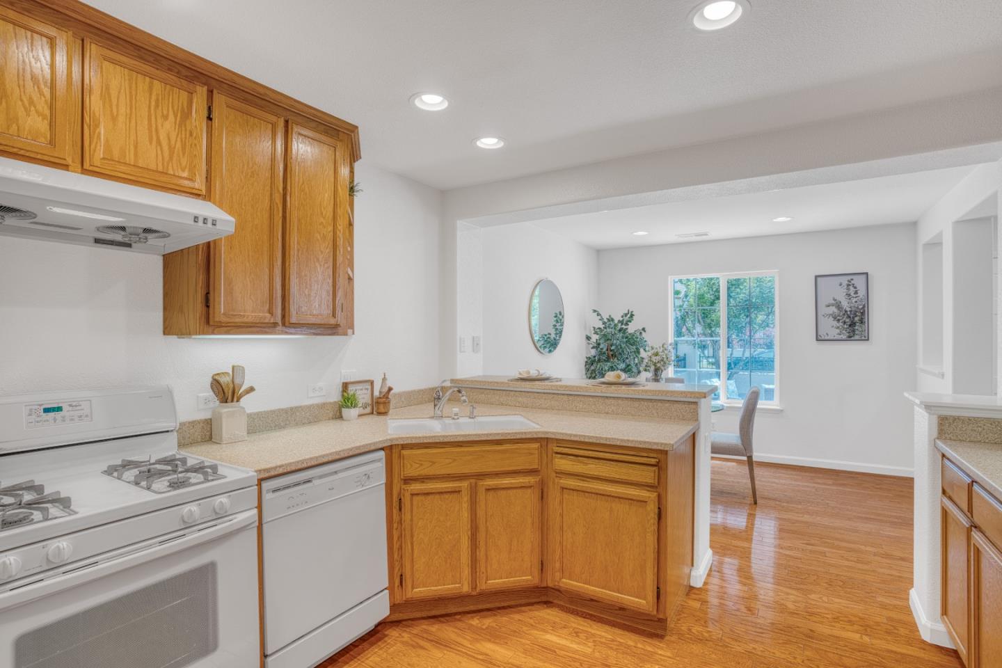 Detail Gallery Image 2 of 58 For 3948 Mosher Dr, San Jose,  CA 95135 - 3 Beds | 2/1 Baths