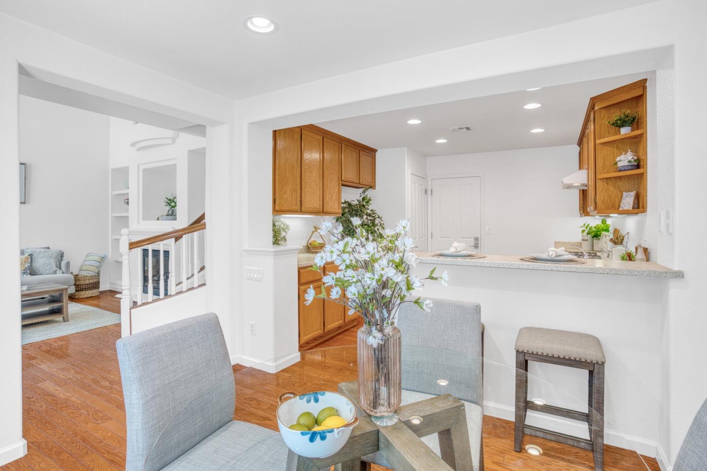 Detail Gallery Image 20 of 58 For 3948 Mosher Dr, San Jose,  CA 95135 - 3 Beds | 2/1 Baths