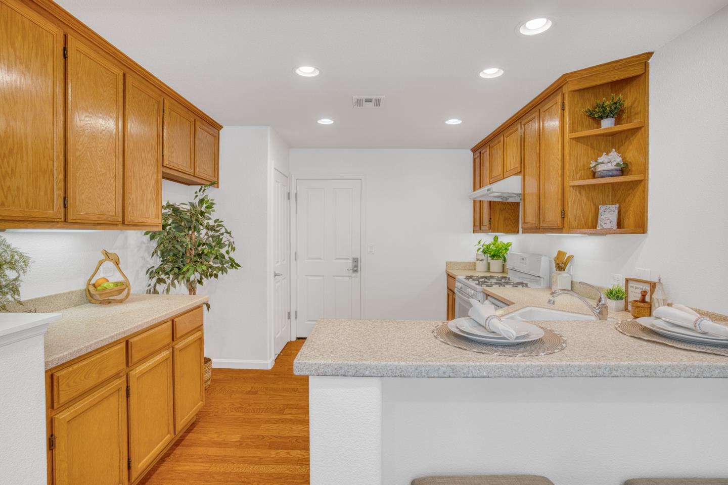 Detail Gallery Image 21 of 58 For 3948 Mosher Dr, San Jose,  CA 95135 - 3 Beds | 2/1 Baths