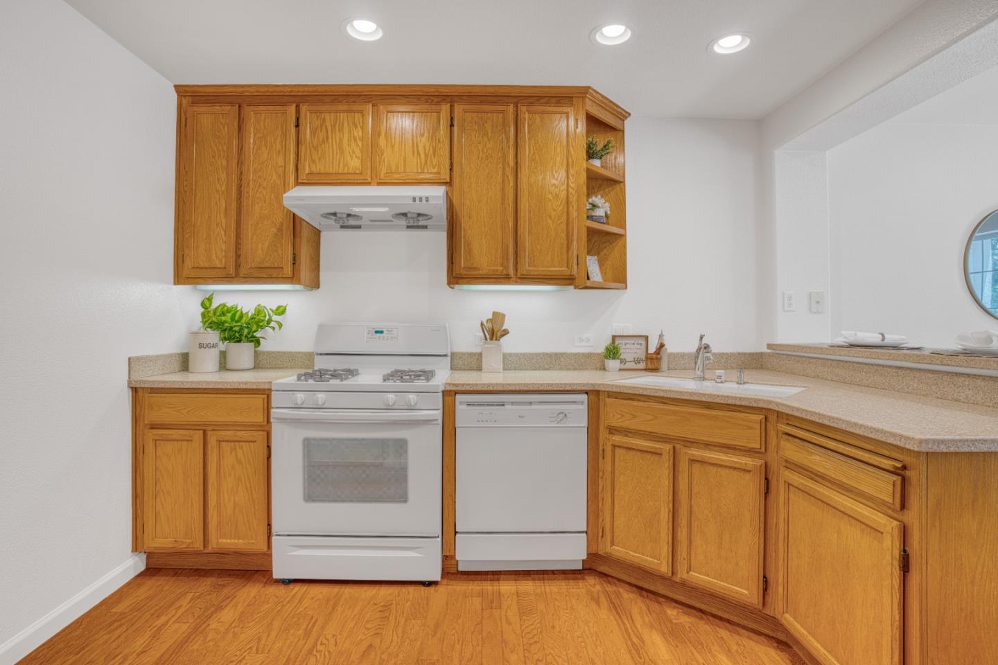 Detail Gallery Image 22 of 58 For 3948 Mosher Dr, San Jose,  CA 95135 - 3 Beds | 2/1 Baths